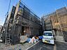 外観：毎日のお散歩も楽しく緑に恵まれた静かな住環境となります！！！伸び伸びスローライフを叶えてくれる物件！自然豊富な季節の移ろいを身近に感じられる環境は空間に彩りを添えておしゃれな住空間を作り上げます！