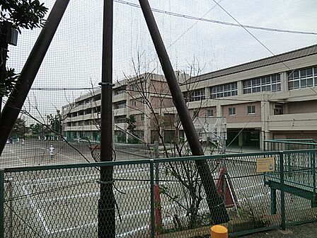 横浜市立仲尾台中学校まで約1200m