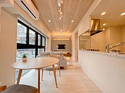 オープンレジデンシア横浜台町 2LDKのリビング/ダイニング