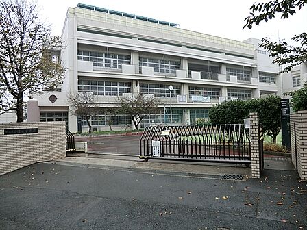 横浜市立錦台中学校まで約640m