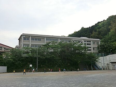 横須賀市立浦郷小学校まで約1110m