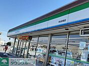 ファミリーマート熊谷新堀店 徒歩20分。 1590m
