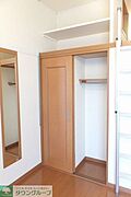 1階はフローリング、2階はじゅうたんです。