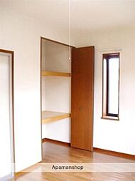 ローズガーデン 2階1Kのリビング/ダイニング