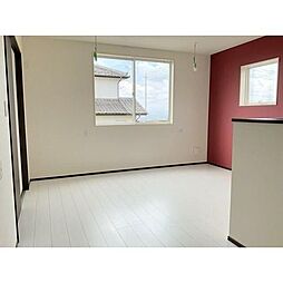 ＡＮＩＭＡＬ　ＫＩＮＧＤＯＭ 1階1LDKのリビング/ダイニング