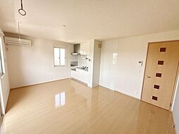 ヴィラオーネスト　Ａ 2階1LDKのリビング/ダイニング