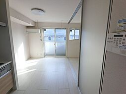 JR上越線 新前橋駅 バス2分 江田(群馬中央)下車 徒歩6分の賃貸アパート 2階1DKのリビング/ダイニング