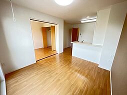 エターナル 1階1LDKのリビング/ダイニング