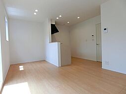 アイリーコート南小泉 101 2階3LDKのリビング/ダイニング