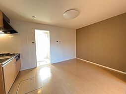 ヒールコートI 102 1階1LDKのリビング/ダイニング