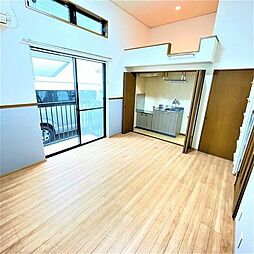 ノーブルカーム 203 2階ワンルームのリビング/ダイニング