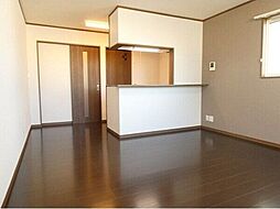 グランドヒルズ大梶 205 2階1LDKのリビング/ダイニング