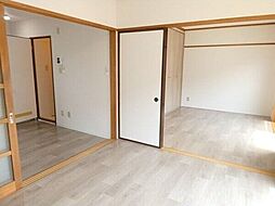 アカデメイアおたまや 305 3階2DKのリビング/ダイニング