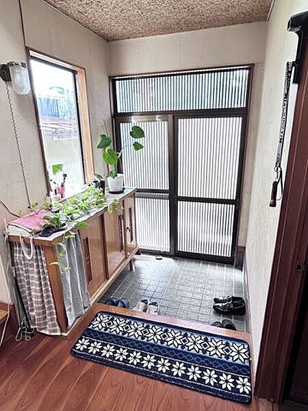 玄関を拡大表示