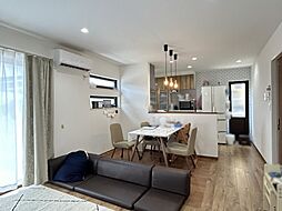 西条市新市　戸建て