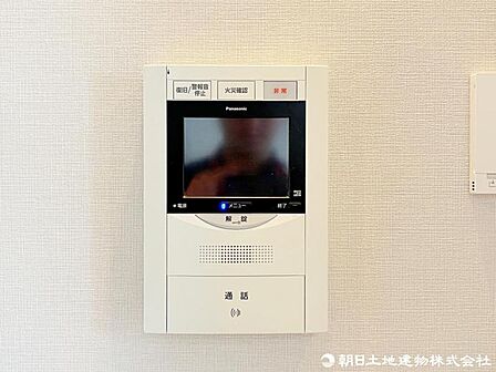 お子様のお留守番にも安心、訪問者を確認できるＴＶモニター付インターホン