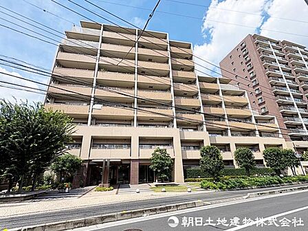 自然との調和が感じられる外観で、心が安らぎます。