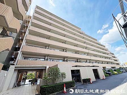 サイディング貼りの外観で、飽きのこないオーソドックスさが魅力です。