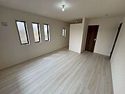 収納が充実した洋室