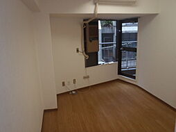 都営新宿線 小川町駅 徒歩5分の賃貸マンション 3階ワンルームのリビング/ダイニング