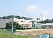 高校「私立江戸川学園取手高校まで4232m」