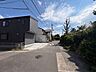 外観：前面道路含む現地写真