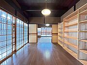 1Ｆ約6帖洋室！南側からの採光があり、明るいお部屋です♪