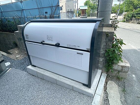 敷地内ゴミ置き...