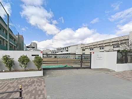 大阪市立高津中学校