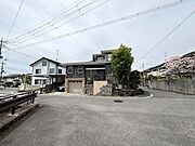 角地につき陽当たり・通風良好です♪