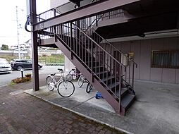 4 / 8