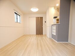 エレガント茱萸木III 101 1階1LDKのリビング/ダイニング