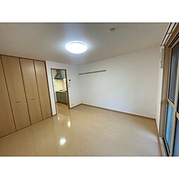 ヴェルドミール　II 102 1階1Kのリビング/ダイニング