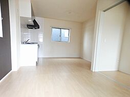 アルビネスI 201 2階2LDKのリビング/ダイニング