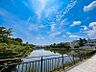 周辺：◇お子様と一緒にのびのびと遊べる公園が多く点在しています。