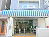 周辺：都心部へのアクセスも強く、交通利便性が高い路線です。充実した環境でありながら、少し歩くと低層住宅が多く落ち着いた街並みが広がります。