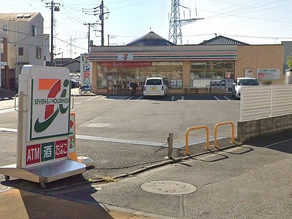 駐車場が広めで...