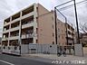 周辺：川口市立青木中央小学校閑静な住宅街に位置しており、地域の目も行き届きやすいため治安が良く安心です。落ち着いた環境で、お子様が勉強や部活動にのびのびと打ち込める子育て世帯に嬉しい立地です。 600m