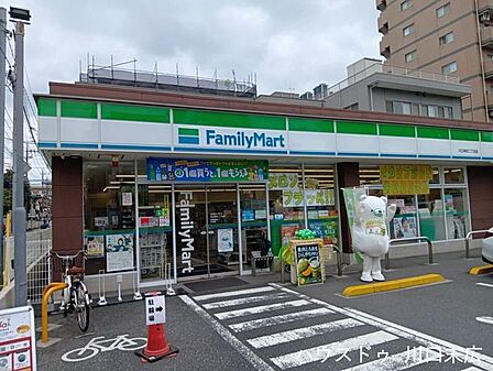 ファミリーマート 川口幸町二丁目店【川口幸町二丁目店】あなたと、コンビに!地域に愛されるファミリーマートです。大人気のファミチキやこだわりのスイーツをご用意して、今日も笑顔で皆様をお待ちしています…