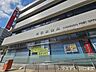 周辺：川口郵便局荷物の受取や発送など、日々の生活をサポートする心強い存在です。土曜日も営業（平日9:00～19:00、土曜～15:00）しており、平日は忙しい方も無理なく利用できる便利な環境です…