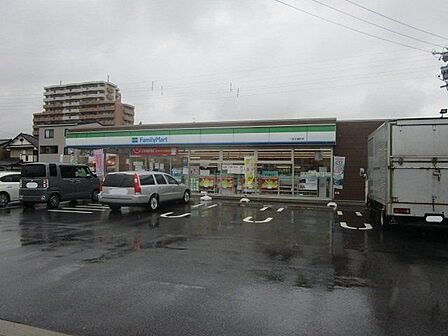 ファミリーマート一宮北浦町店 720m