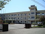 富岡中学校まで160ｍ