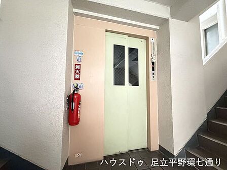 エレベーター完備で荷物の多い日や移動もスムーズ。日々の暮らしをサポートします。