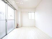 洋室6帖　バルコニーに面しています