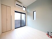 洋室5.9帖　ロフト5.8帖（収納にも寝室にも使えます）