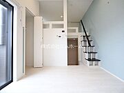 洋室6帖　ロフト6.2帖（収納にも寝室にも使えます）