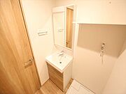 脱衣所　独立洗面台（シャンプードレッサー付）　同仕様写真