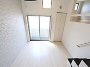 洋室6帖　ロフト6帖（収納にも寝室にも使えます）同型写真