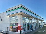 ファミリーマート　小山上立木店