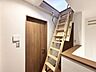 室内：小屋裏階段
